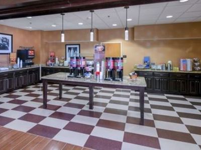 Hotel Hampton Inn&suites West
